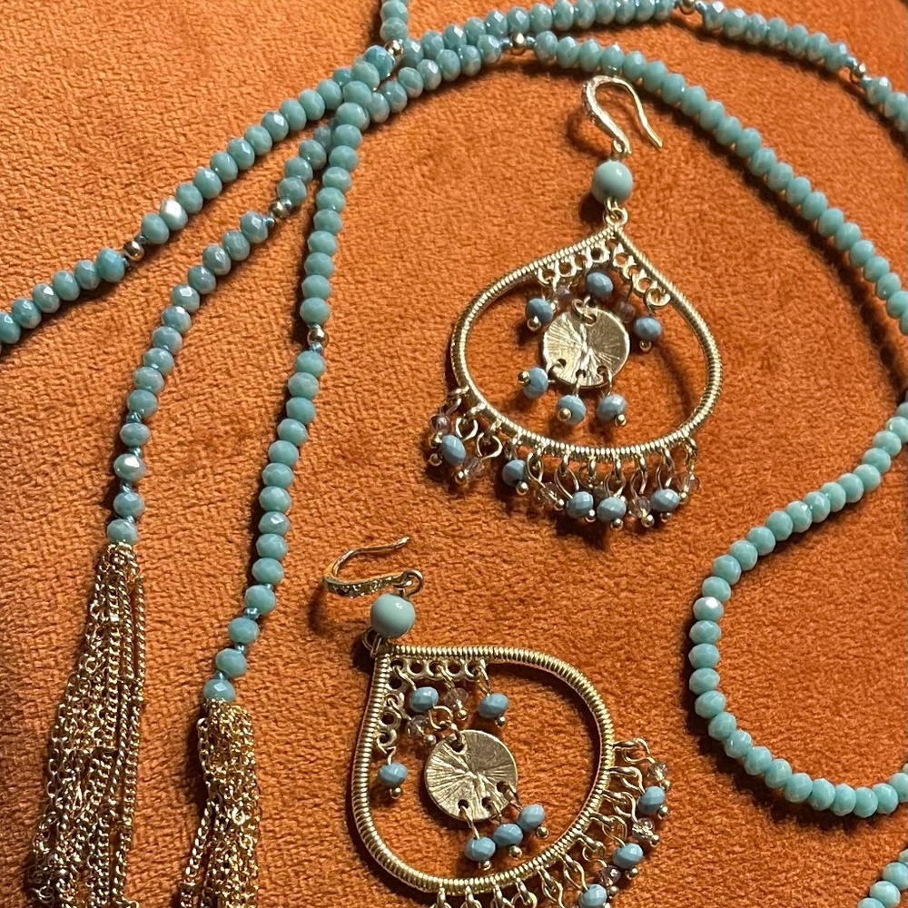 TURQUOISE BEADS AND TASSLE WRAP AROUND NECKLACE WITH ELEGANT CHANDELIER EARRINGS